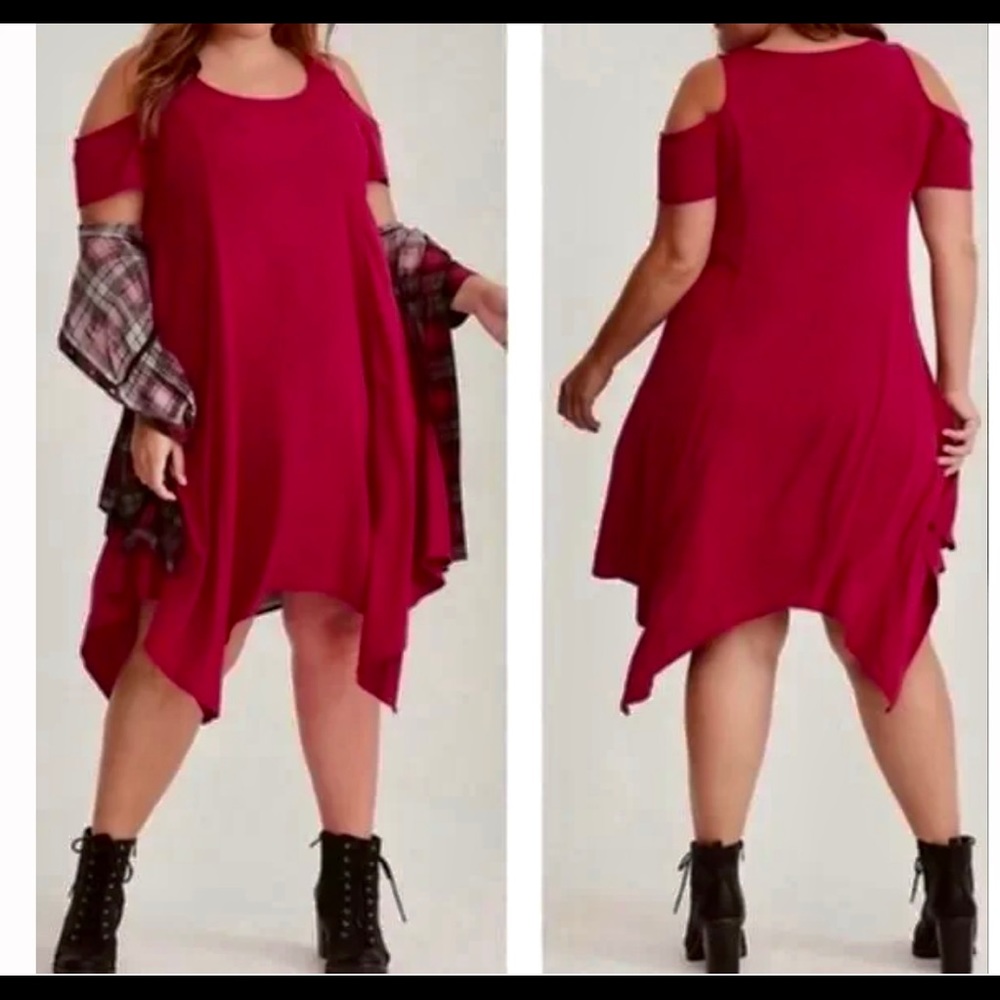 NWOT Torrid Red Challis Cold Shoulder Trapeze Dress - Size 0